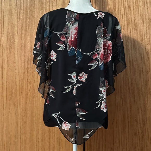 Naïf Shawl Tank Top Blouse - Picture 7 of 10